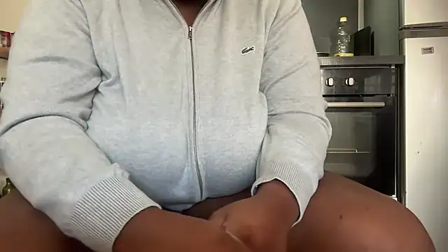 nanaisbackk's Live XXX Chat