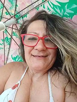 Lovely_Chiara élő XXX-chatje