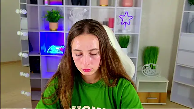 Chat +18 de NadinnL ao vivo