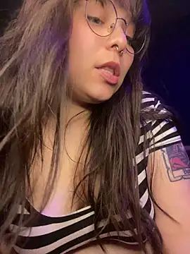 Solo_yoss Chat XXX live