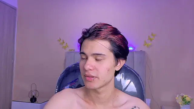 Chat XXX en directo de Derek_Sinn