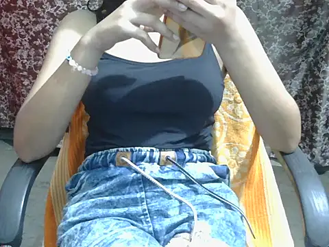 Adorable_Ayesha Chat XXX in diretta
