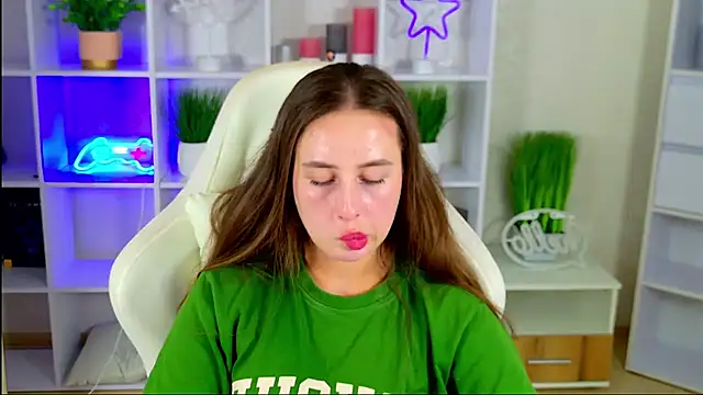 NadinnL Chat XXX in diretta
