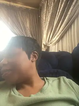 Živá chatovací místnost NAUGHTYSHALOTXX