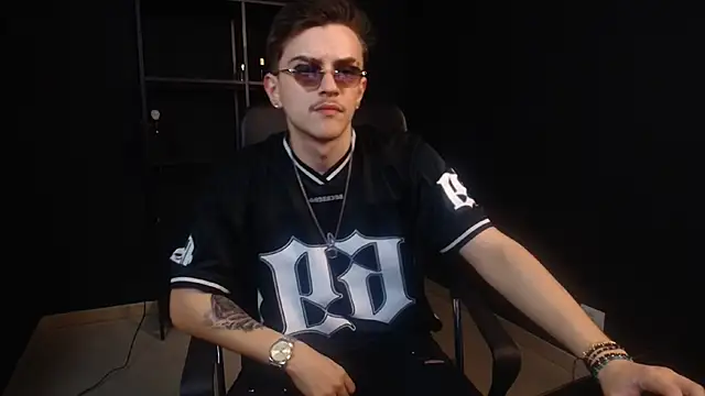FelixStarkk élő XXX-chatje