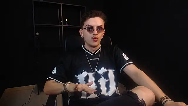 FelixStarkk 라이브 XXX 채팅