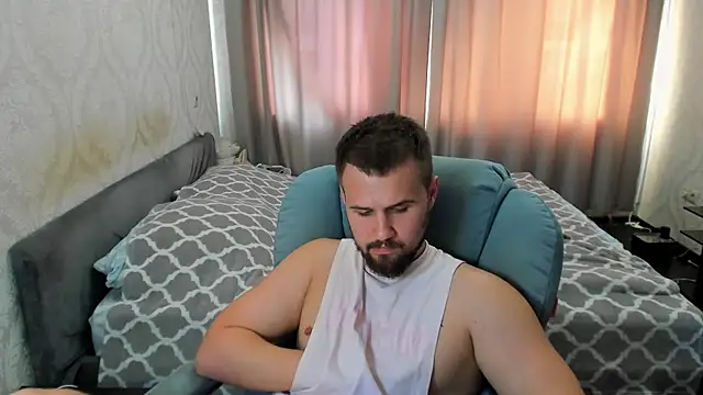Vladik_b's Live XXX Chat