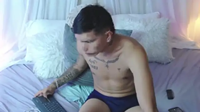 צ'אט XXX בשידור חי של skoook_gray_