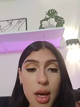 Susy_Doll1 Adlı Modelin Canlı XXX Sohbeti