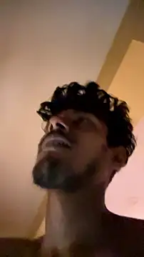 XXX chat uživo modela GunSlay