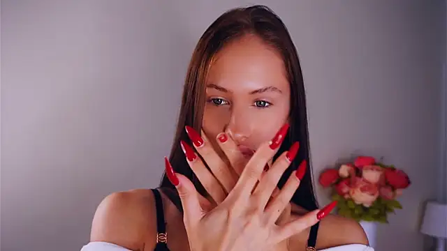 MaryamSchnoor Adlı Modelin Canlı XXX Sohbeti