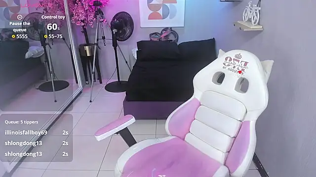 Maggy_t18 XXX чат на живо