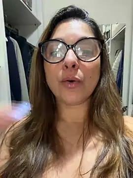 Show de Mariiii_morena na webcam