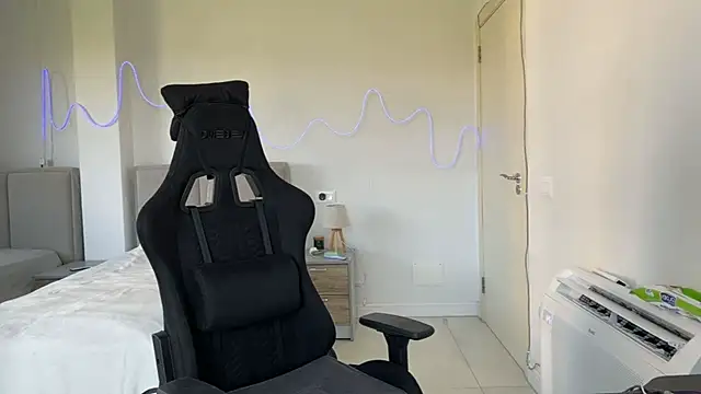 PrincesSsLilu's Live XXX Chat