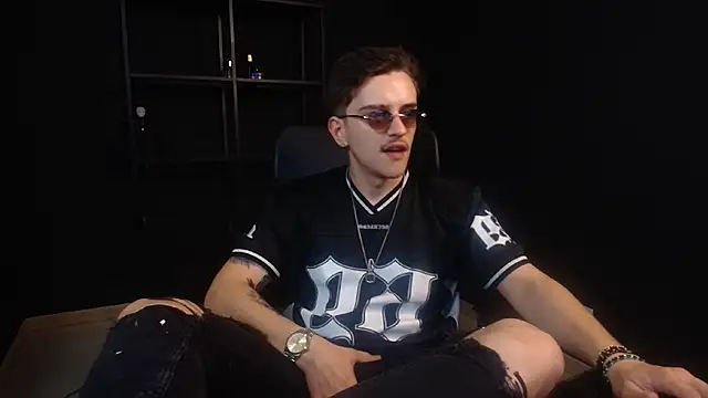 FelixStarkk XXX чат на живо