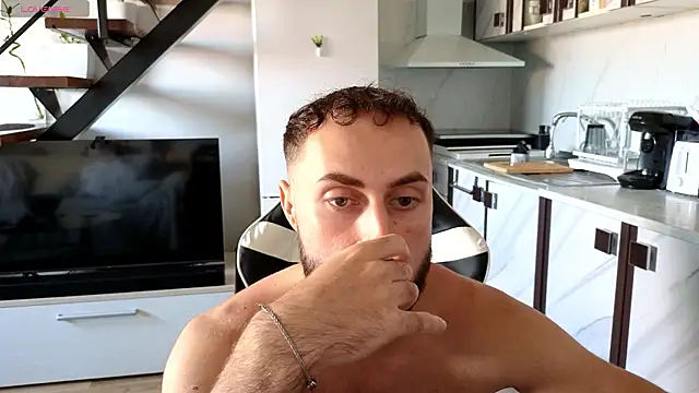 XXX chat uživo modela RyanStorm_