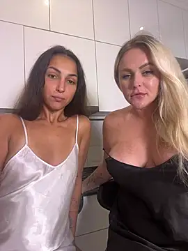 Keep_us_wild Live XXX-chat