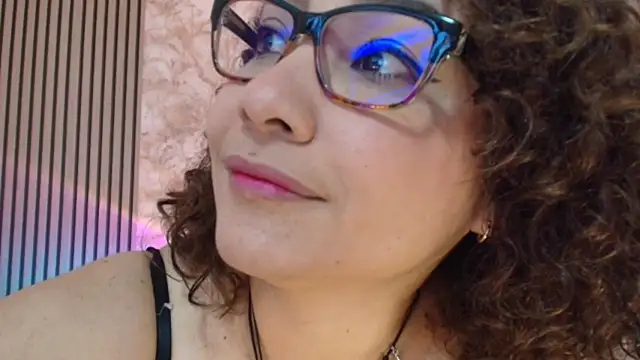 JuliRamirez live XXX chat