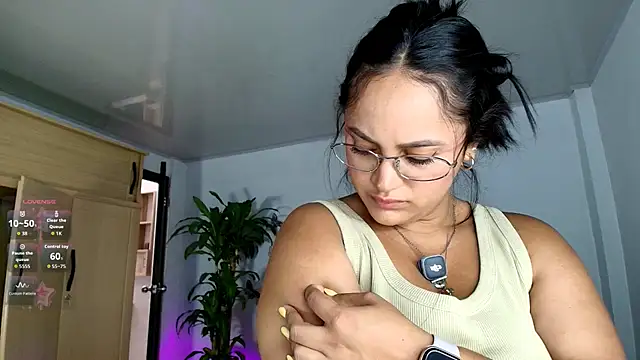 VICTORIABLACK_@xh's Live Chat Room
