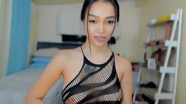 _agatha143_ Adlı Modelin Canlı XXX Sohbeti