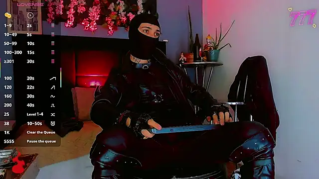 HannibalLester Adlı Modelin Canlı XXX Sohbeti