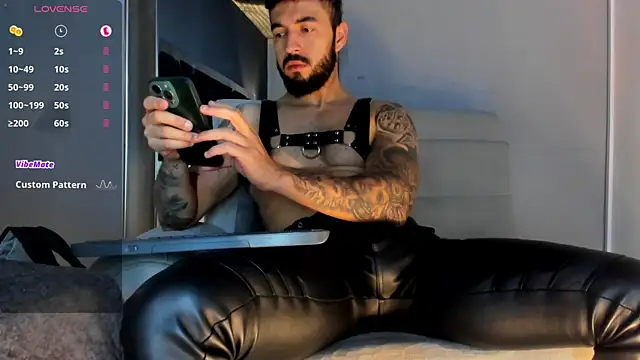 Chat XXX ao vivo de MarkWalker__