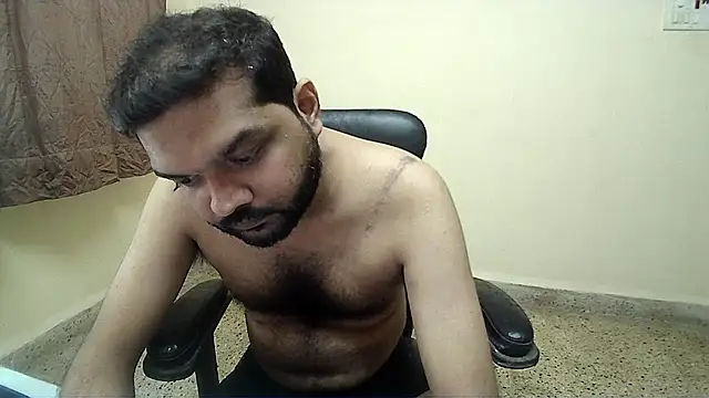 Kinky_Kumarr élő XXX-chatje