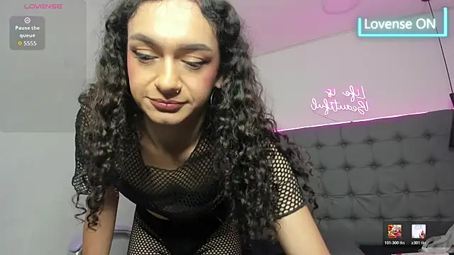 צ'אט XXX בשידור חי של scarletcherry18