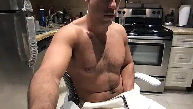دردشة BigGuyMuscle الجنسية المباشرة