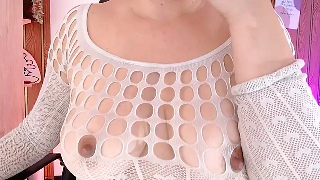 milfsecret69 XXX чат на живо