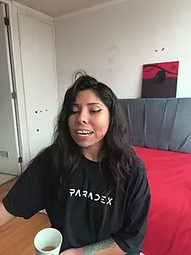 ivihetaira's Live XXX Chat