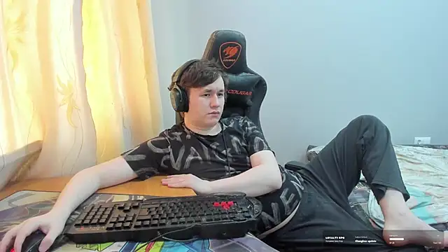 iliaskrislove's Live XXX Chat
