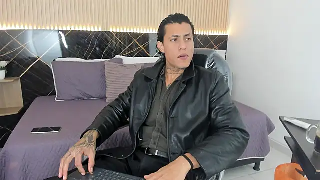 Damian_romanoff_ Adlı Modelin Canlı XXX Sohbeti