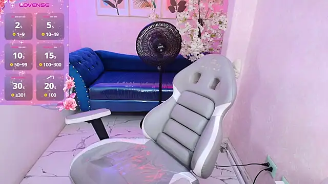 Kitty__meow élő XXX-chatje