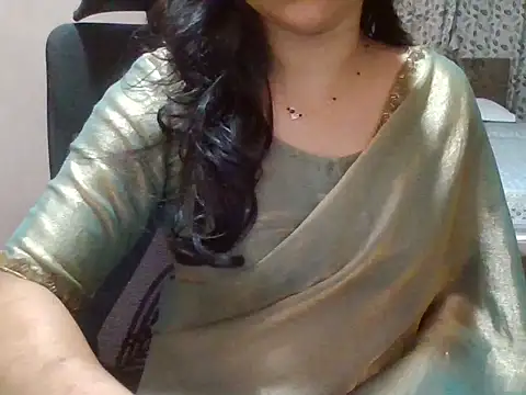 Diya_04's Live Chat Room