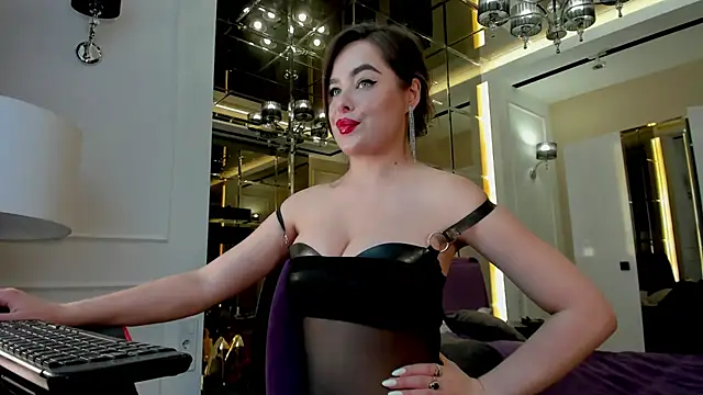 MistressMilana's Live XXX Chat