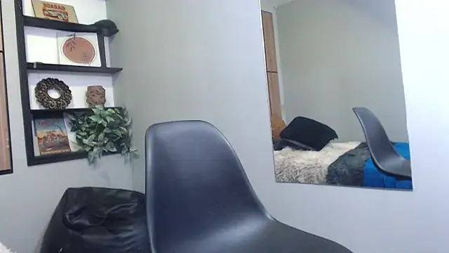 XXX chat uživo modela kevin_23_