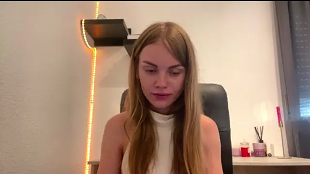 XXX chat uživo modela SunnyStrike