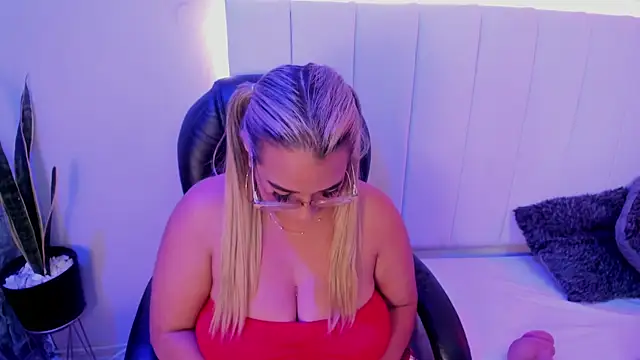 MHONIKBELUCCI's Live XXX Chat