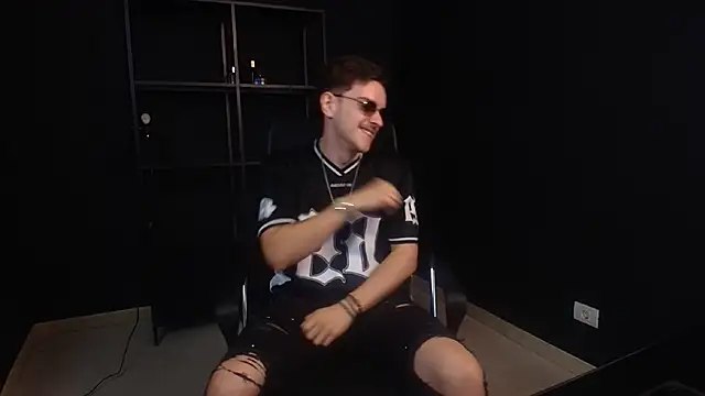 FelixStarkk Chat XXX live