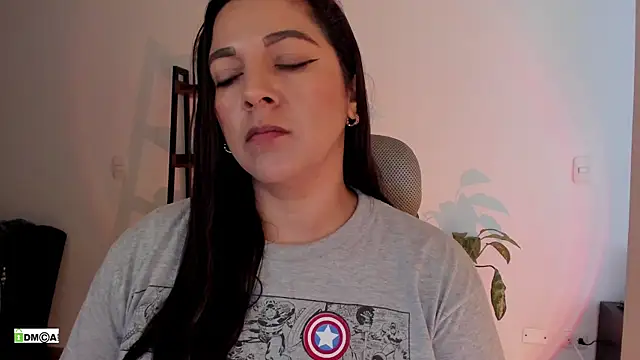 urcute_kitten's Live XXX Chat