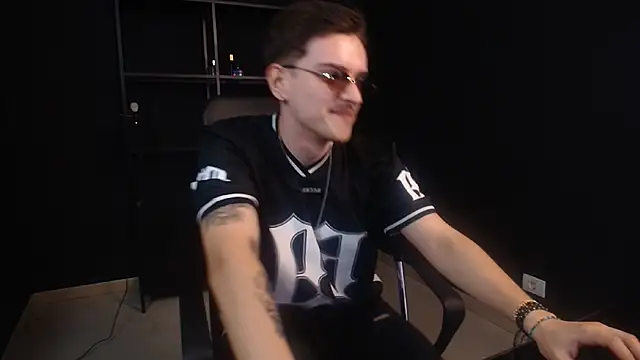 FelixStarkk Live XXX-chat