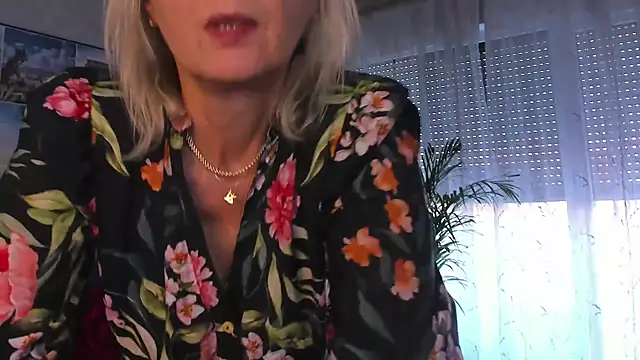 vanessa_chat Adlı Modelin Canlı XXX Sohbeti