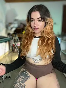 دردشة NikkiNix الجنسية المباشرة