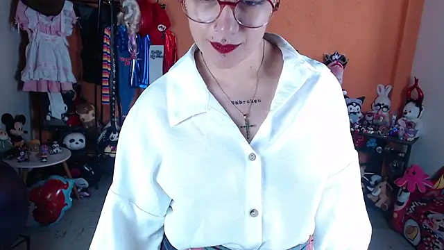 Chat +18 de MissMiia2 ao vivo