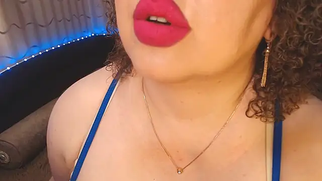 BustyKatty 即時 XXX 聊天
