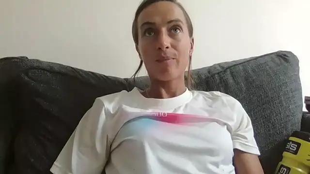 SportyBella_91's Live XXX Chat