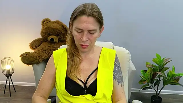 צ'אט XXX בשידור חי של TessaDaybreak