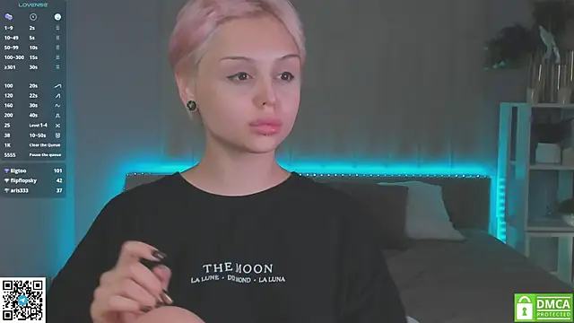 Emmy-Brooks: απευθείας συνομιλία ΧΧΧ