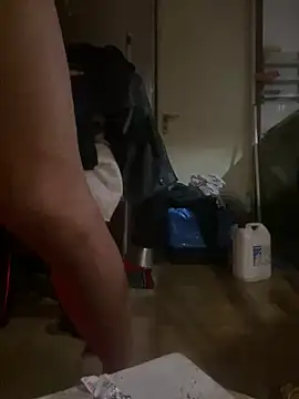 XXX chat uživo modela crisfootlicker